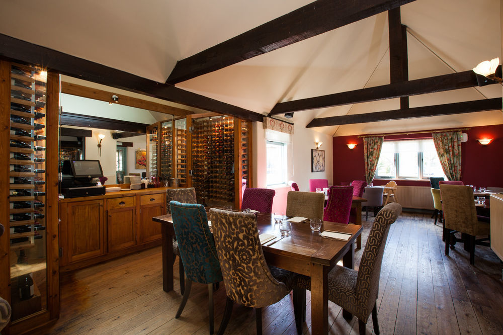 Gasthof Cromwell Arms Country Pub With