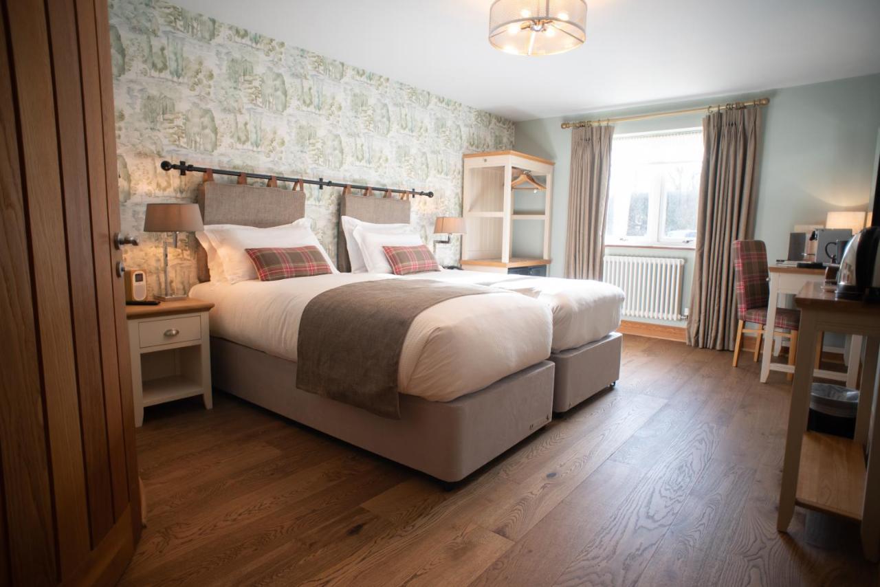 Gasthof Cromwell Arms Country Pub With
